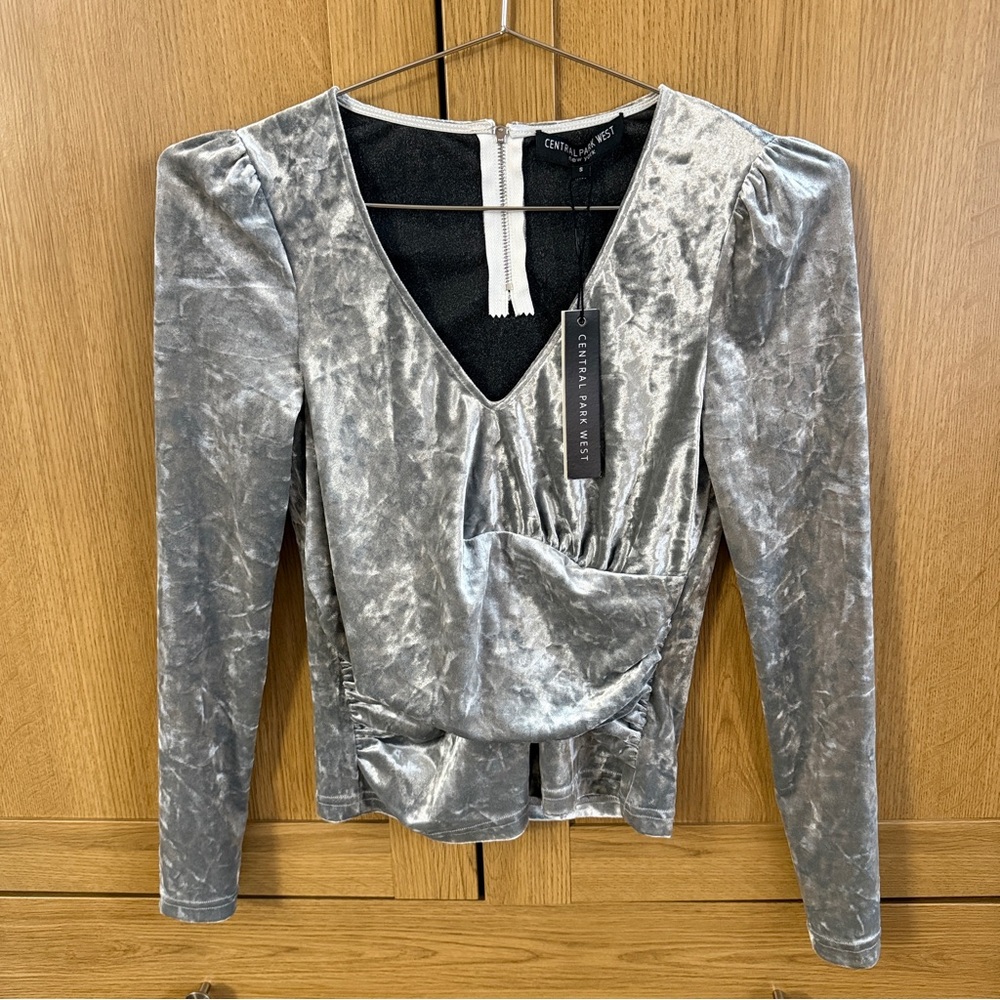 Women’s BNWT Central Park West Velvet V-Neck Top